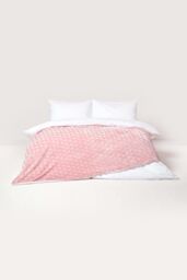Homescapes Geometric Triangle Velvet Throw in Pink - Size: 160 cm x 200 cm - thumbnail 3