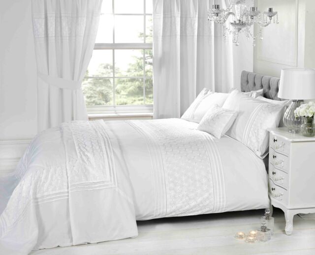 Rapport Home Everdean Polycotton Duvet Cover Set With Pillowcase in White - Size: Single - image 1