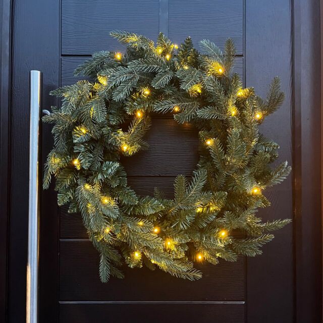 Outdoor Living 60cm Premium Mixed branch prelit Green Wreath - with timer - image 1