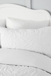 Serene 'Luana' Floral Pinsonic Microfibre Warm & Cosy Bedspread in White - thumbnail 3