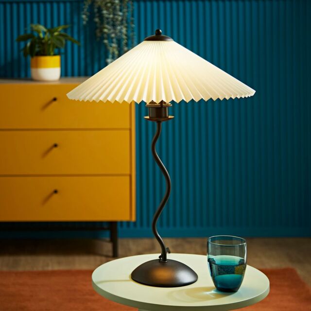 ValueLights Wiggle Metal Table Lamp With Origami Pleated Shade in Black - image 1