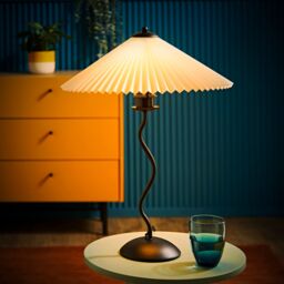 ValueLights Wiggle Metal Table Lamp With Origami Pleated Shade in Black - thumbnail 5