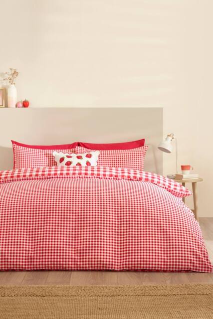 Catherine Lansfield 'Bamford Gingham Check' Reversible Duvet Cover Set in Red - Size: Super King - image 1