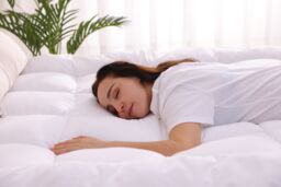 Alivio Soft & Fluffy Microfiber King Size Mattress Topper - Extra Thick Quilted Cover for Ultimate Comfort (White) in White - thumbnail 6