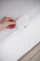 Soak&Sleep Anti Bed Bug Double Mattress Encasement in White - Size: King - thumbnail 6