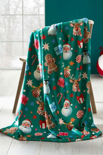 Catherine Lansfield 'Christmas Icons' Cosy Fleece Blanket Throw in Green - Size: 130 cm x 170 cm - image 1