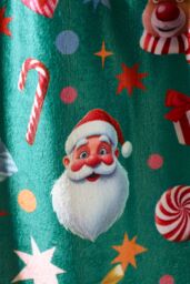 Catherine Lansfield 'Christmas Icons' Cosy Fleece Blanket Throw in Green - Size: 130 cm x 170 cm - thumbnail 2