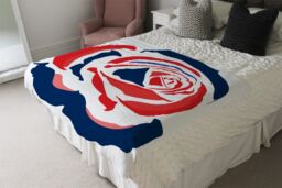 Benjamin Tate Design Red & Blue Rose Print Blanket in Natural - Size: 120 cm x 150 cm - thumbnail 3