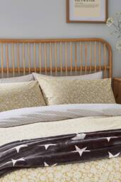 Helena Springfield 'Star' Fleece Throw in Charcoal - Size: 140 cm x 180 cm - thumbnail 4