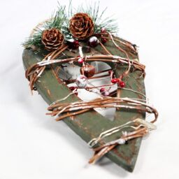 Shatchi Green Wooden LED Heart Hanging Ornament Christmas Holiday Home décor with 15 Warm white in Natural - thumbnail 2