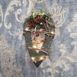 Shatchi Green Wooden LED Heart Hanging Ornament Christmas Holiday Home décor with 15 Warm white in Natural - thumbnail 4