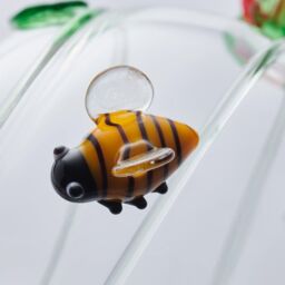 Sienna Glass 10cm Glass Globe Wildlife Collection Bumblebee in Yellow - thumbnail 4