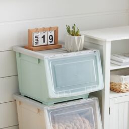 Living and Home Stackable Plastic Storage Box with Lid and Wheels in Green - thumbnail 7