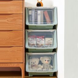 Living and Home Stackable Plastic Storage Box with Lid and Wheels in Green - thumbnail 3