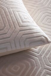 Laurence Llewelyn-Bowen 'Emile' Geometric Jacquard Duvet Cover Set in Cream - Size: Super King - thumbnail 3