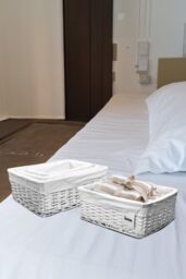 Arpan Set Of 3 White Wicker Gift Hamper Storage Basket With White Cloth Lining - thumbnail 5