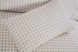 Rapport Home Gingham Polycotton Check Polycotton Duvet Cover Set With Pillowcase in Natural - Size: King - thumbnail 2