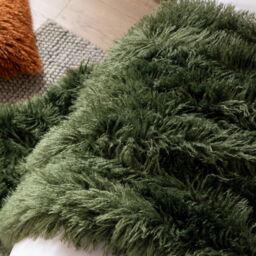 Furn Rowan Faux Fur Throw in Khaki - Size: 130 cm x 170 cm - thumbnail 4