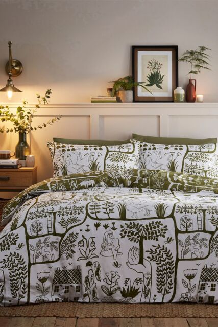 Furn Frida Abstract Floral Reversible Duvet Cover Set in Green - Size: Super King - image 1