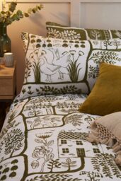 Furn Frida Abstract Floral Reversible Duvet Cover Set in Green - Size: Super King - thumbnail 4
