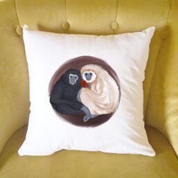 Afewhometruths Mates for Life Gift for Couples Gibbons Love Cushion - Anniversary, Wedding Gift in Off-White - Size: 40 cm x 40 cm