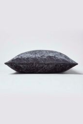 Homescapes Luxury Crushed Velvet Cushion Cover in Dark Grey - Size: 45 cm x 45 cm - thumbnail 3