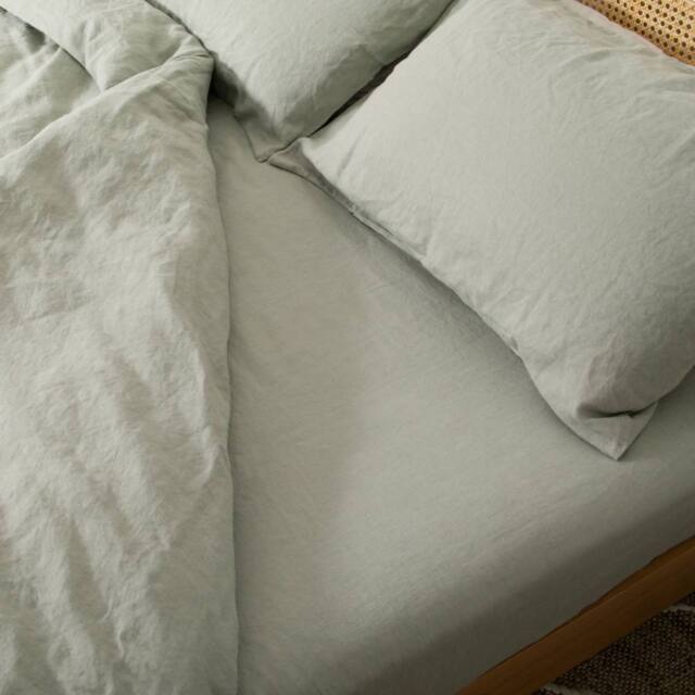 Native Natural Stone Super King 100% Linen Fitted Sheet (180x200cm) in Light Green - Size: Super King Fitted - image 1