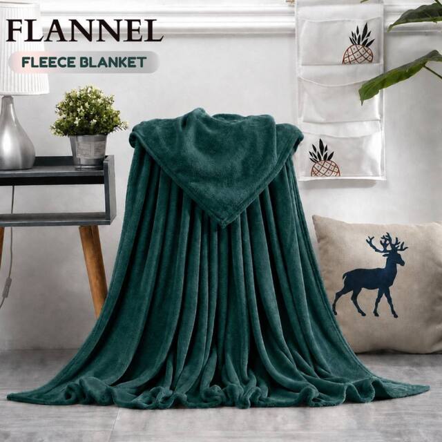 Grace Luxury Ultrasoft Flannel Fleece Blanket Cozy Throw in Dark Green - Size: 130 cm x 150 cm - image 1