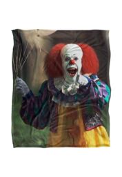 Warner Brothers IT Silky Touch Super Soft Throw Blanket 152x127cm in White - Size: 152x127 cm - thumbnail 1