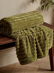 Catherine Lansfield 'Cosy Ribbed' Blanket Throw in Olive - Size: 130 cm x 170 cm