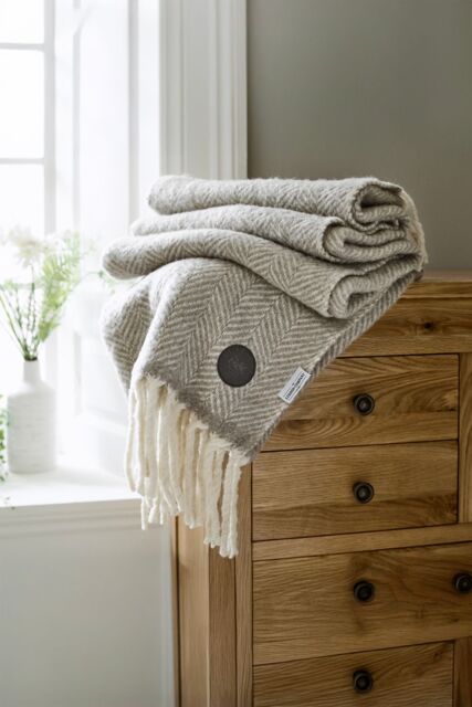 The Lyndon Company Supersoft Moorland 100% Brushed Wool Jacquard Throw in Natural - Size: 130 cm x 170 cm - image 1