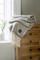 The Lyndon Company Supersoft Moorland 100% Brushed Wool Jacquard Throw in Natural - Size: 130 cm x 170 cm - thumbnail 1