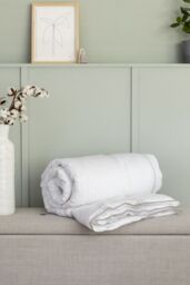 Soak&Sleep 3 Tog Soft As Down Microfibre Duvet in White - Size: Single - thumbnail 2