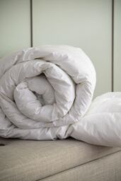Soak&Sleep 3 Tog Soft As Down Microfibre Duvet in White - Size: Single - thumbnail 3