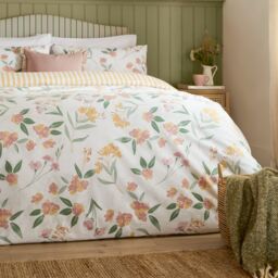 Wylder Betsie Floral Printed Reversible Duvet Cover Set in Yellow - Size: Single - thumbnail 3
