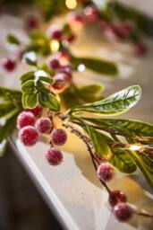 Dibor Luxury Hambledon Berry Table Decoration Christmas Garland 160cm in Green - Size: Large - thumbnail 5