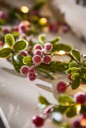 Dibor Luxury Hambledon Berry Table Decoration Christmas Garland 160cm in Green - Size: Large - thumbnail 3