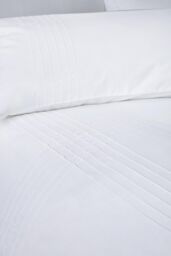 Serene 'Amalfi' Pin Tuck Duvet Cover Set in White - Size: Double - thumbnail 2