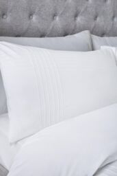 Serene 'Amalfi' Pin Tuck Duvet Cover Set in White - Size: Double - thumbnail 3