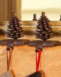 Dibor Set of 2 Cast Iron Pine Cone Decorative Christmas Stocking Holders in Brown - Size: 2 Pack - thumbnail 1