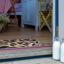 Artsy Mats Black Floral Pattern Coir Doormat (60 x 40cm) in Brown - Size: 40 cm x 60 cm - thumbnail 4