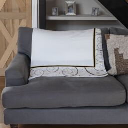 Benjamin Tate Design Swirling Frame Blanket in Natural - Size: 120 cm x 150 cm - thumbnail 2