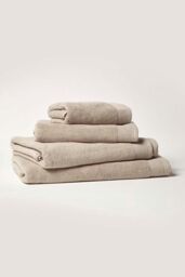 Homescapes Combed Egyptian Cotton Towel 700 GSM in Taupe