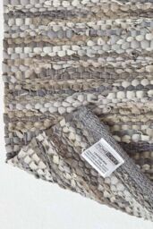 Homescapes Denver Leather Woven Rug in Grey - Size: 90 cm x 150 cm - thumbnail 5