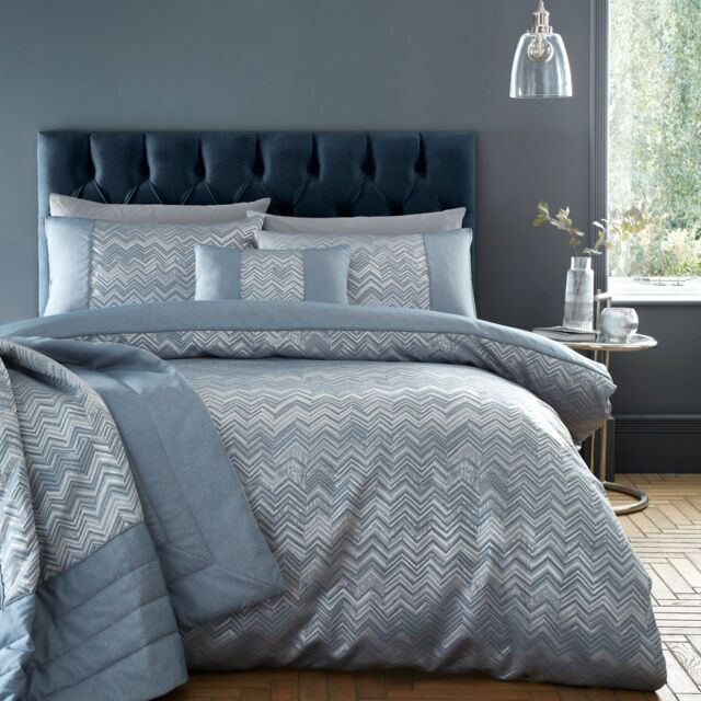 Portfolio Home Antibes Chevron Waves Duvet Cover Set Quilt with Pillowcase in Blue - Size: Double - image 1