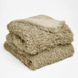 OHS Fluffy Fleece Throw Blanket in Green - thumbnail 4