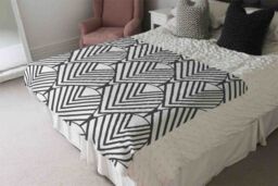 Benjamin Tate Design Black Geometric Decoration Blanket in Natural - Size: 120 cm x 150 cm - thumbnail 3