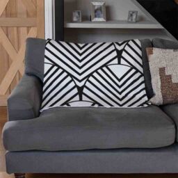 Benjamin Tate Design Black Geometric Decoration Blanket in Natural - Size: 120 cm x 150 cm - thumbnail 2