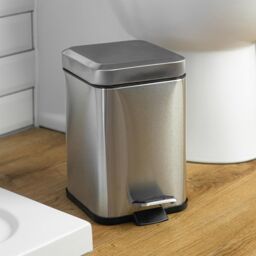 Harbour Housewares Square Bathroom Pedal Bin - 3L Stainless Steel Slim Rubbish Dustbin in Metallic Silver - thumbnail 4