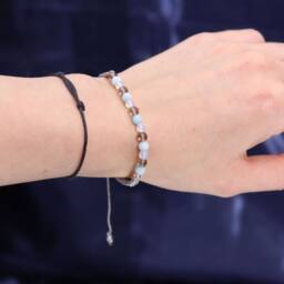 Serenityy Zodiac Crystal Candle with Gemstone Bracelet - Cancer in Blue - thumbnail 3